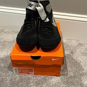 Authentic MEN’S wrestling shoes